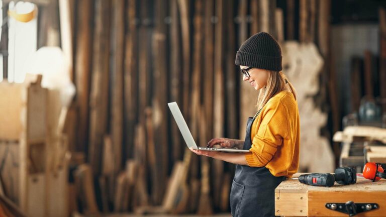 Finanziamento a fondo perduto pari al 40% per le PMI a prevalente partecipazione femminile.