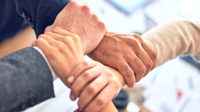 Strette di mano